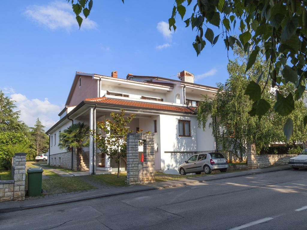 Apartment Urban Porec Bagian luar foto